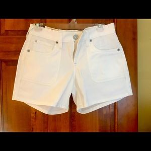 ARIAT BOYFRIEND WHITE SHORTS Nwt